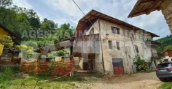 PORZIONE DI CASA con terreno di mq 700