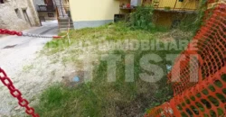PORZIONE DI CASA con terreno di mq 700