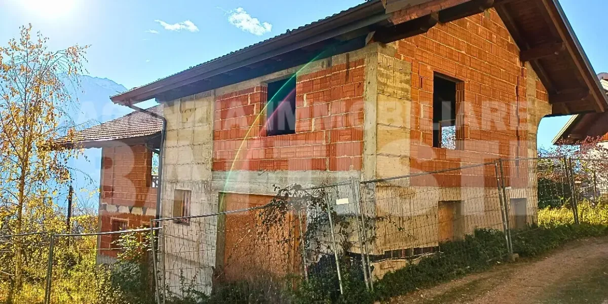 CASA INDIPENDENTE ALLO STATO GREZZO