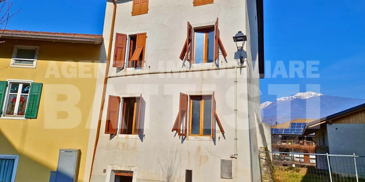 PORZIONE TERRA-TETTO