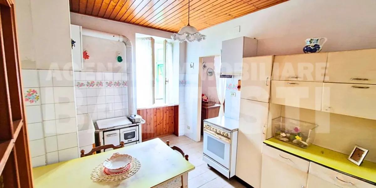 CASA DI TESTA CON DUE ALLOGGI