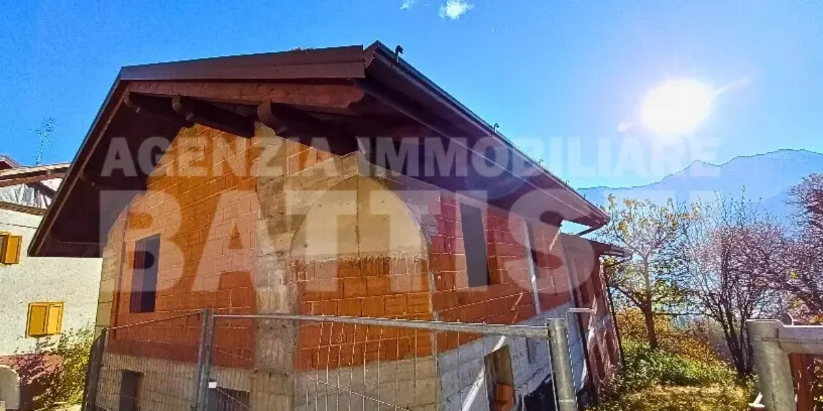 CASA INDIPENDENTE ALLO STATO GREZZO
