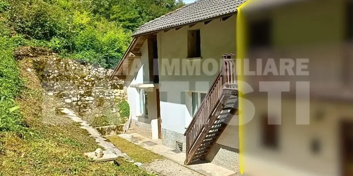 PORZIONE DI MASO CON TERRENO