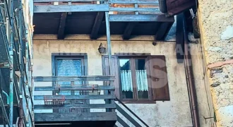 PORZIONE CON DUE APPARTAMENTI