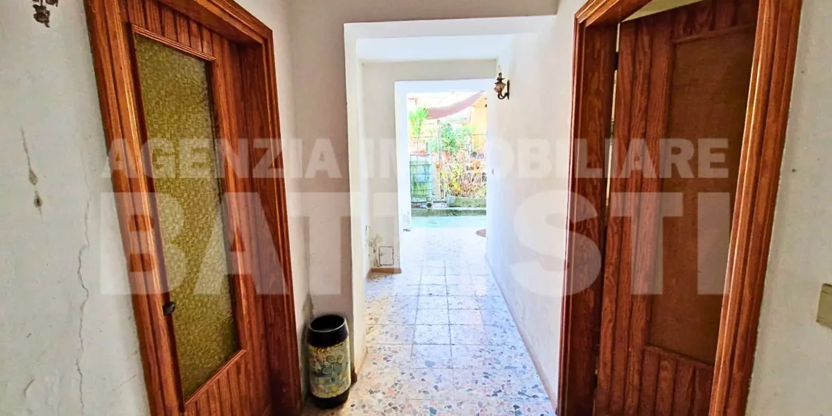 CASA DI TESTA CON DUE ALLOGGI