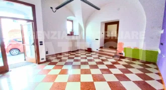 UFFICIO/NEGOZIO IN POSIZIONE CENTRALE