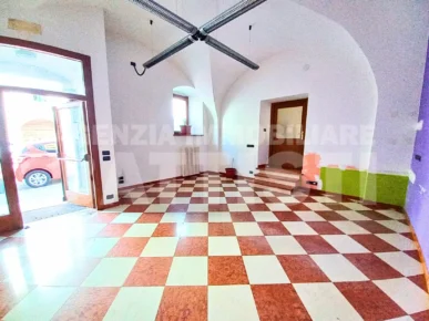UFFICIO/NEGOZIO IN POSIZIONE CENTRALE