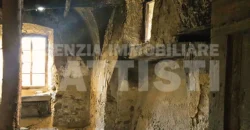 AMPIA PORZIONE DI CASA CON BEL PANORAMA