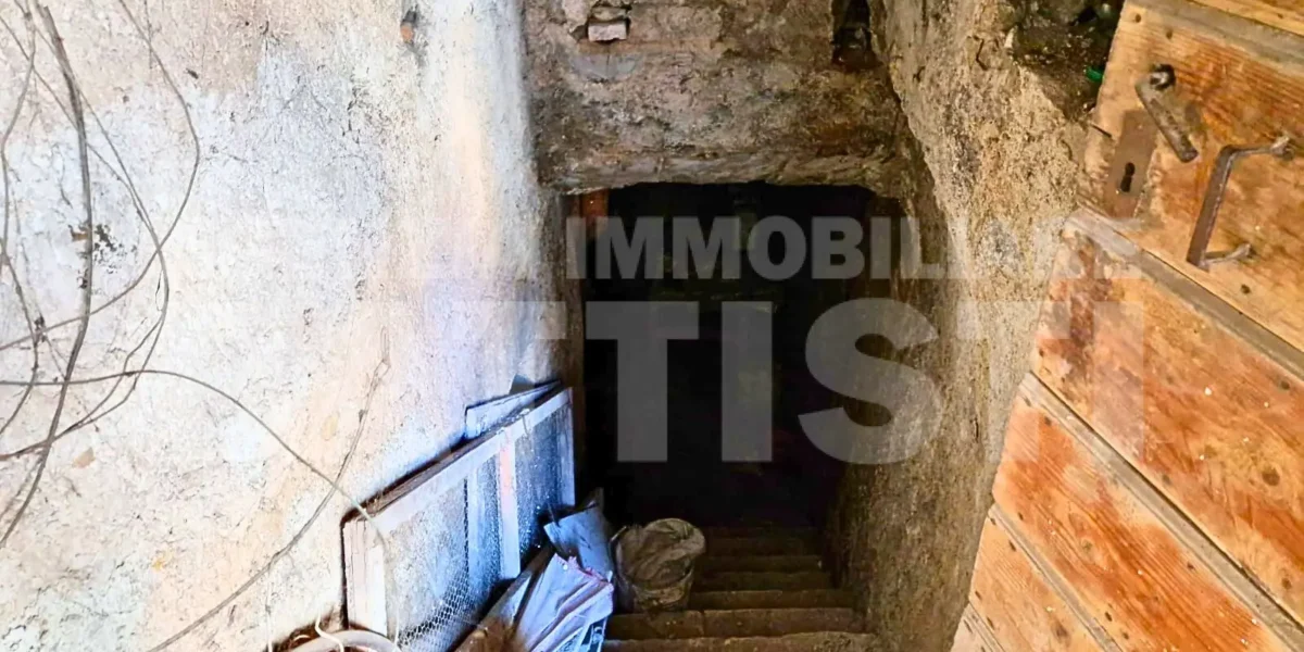 PORZIONE IN CENTRO CON DUE ALLOGGI