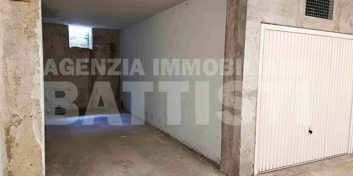 AMPIO E LUMINOSO ALLOGGIO CON TRE CAMERE