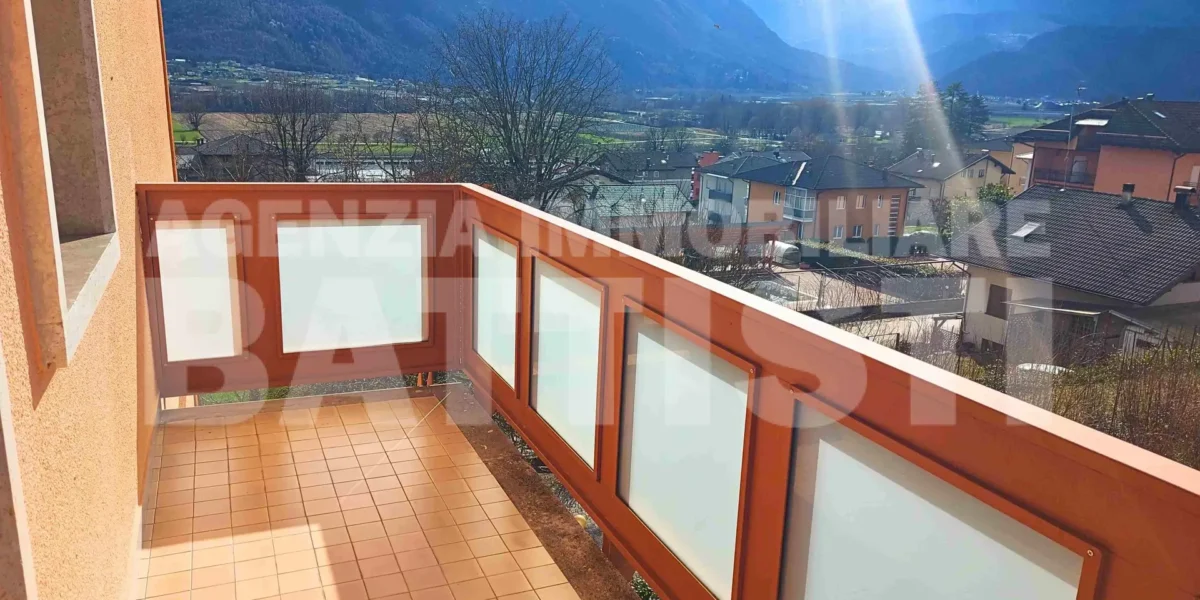 AMPIO E LUMINOSO ALLOGGIO CON TRE CAMERE