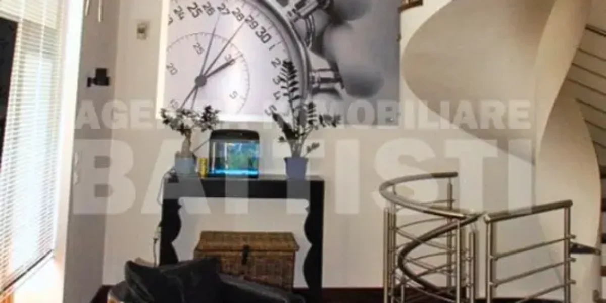 PRESTIGIOSA CASA A SCHIERA IN CENTRO BORGO