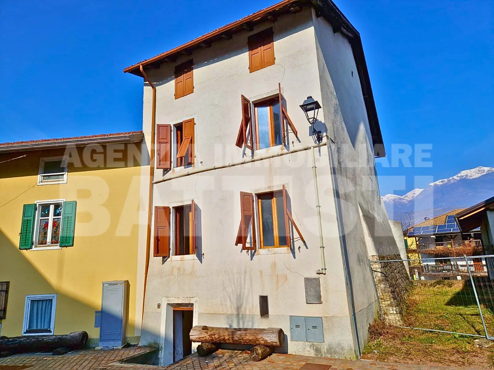 PORZIONE TERRA-TETTO
