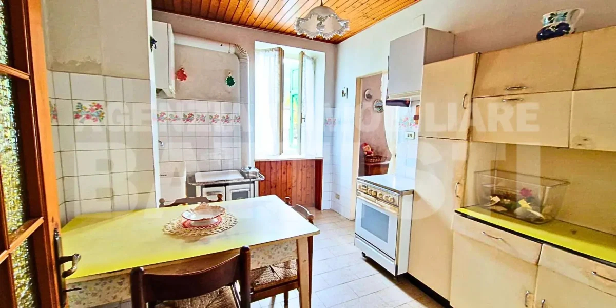 CASA DI TESTA CON DUE ALLOGGI