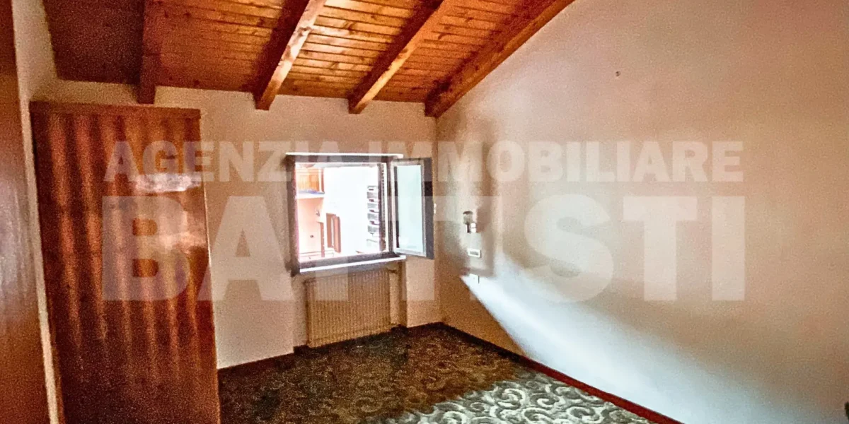 PORZIONE CON DUE APPARTAMENTI