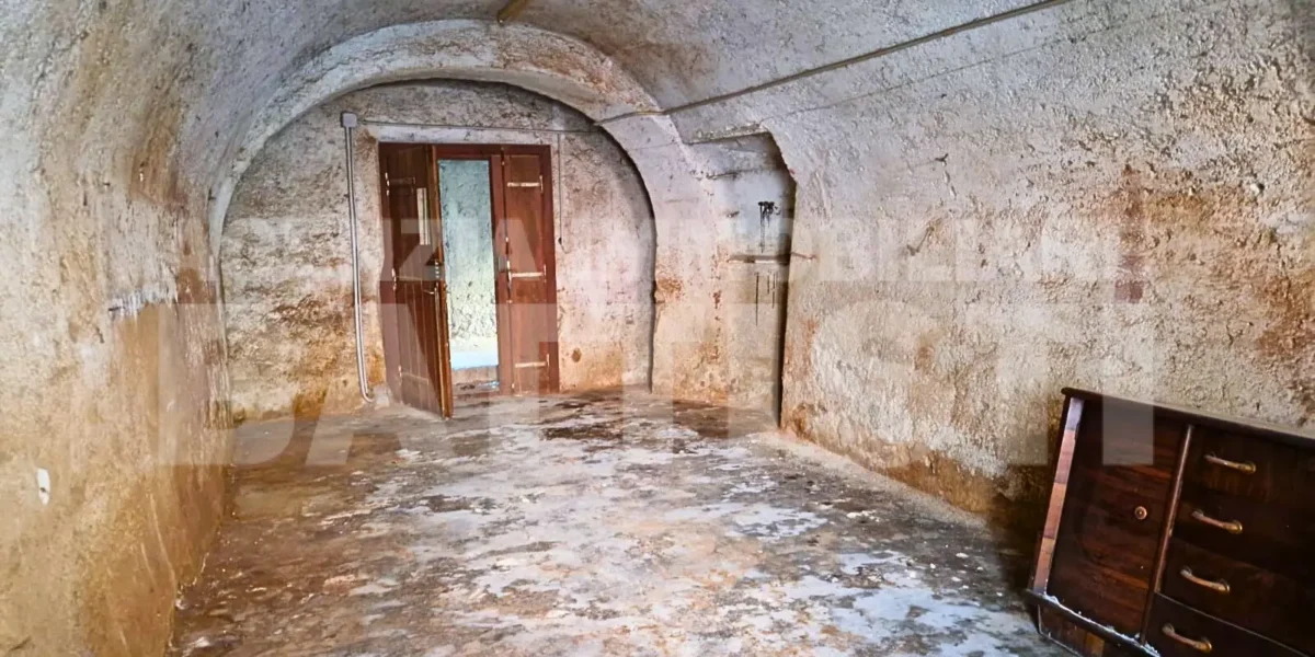 PORZIONE IN CENTRO CON DUE ALLOGGI