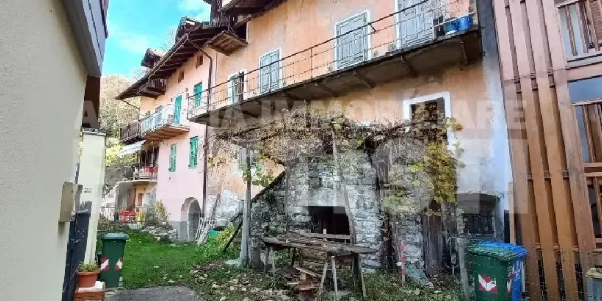 GRANDE PORZIONE IN CENTRO STORICO