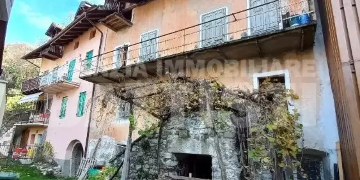 GRANDE PORZIONE IN CENTRO STORICO