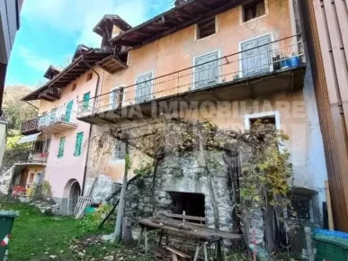 GRANDE PORZIONE IN CENTRO STORICO