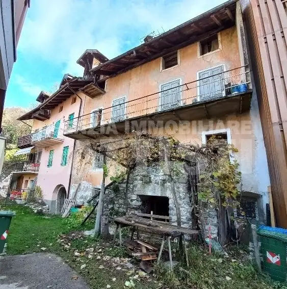 GRANDE PORZIONE IN CENTRO STORICO