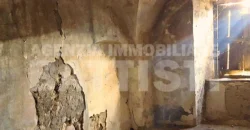 AMPIA PORZIONE DI CASA CON BEL PANORAMA