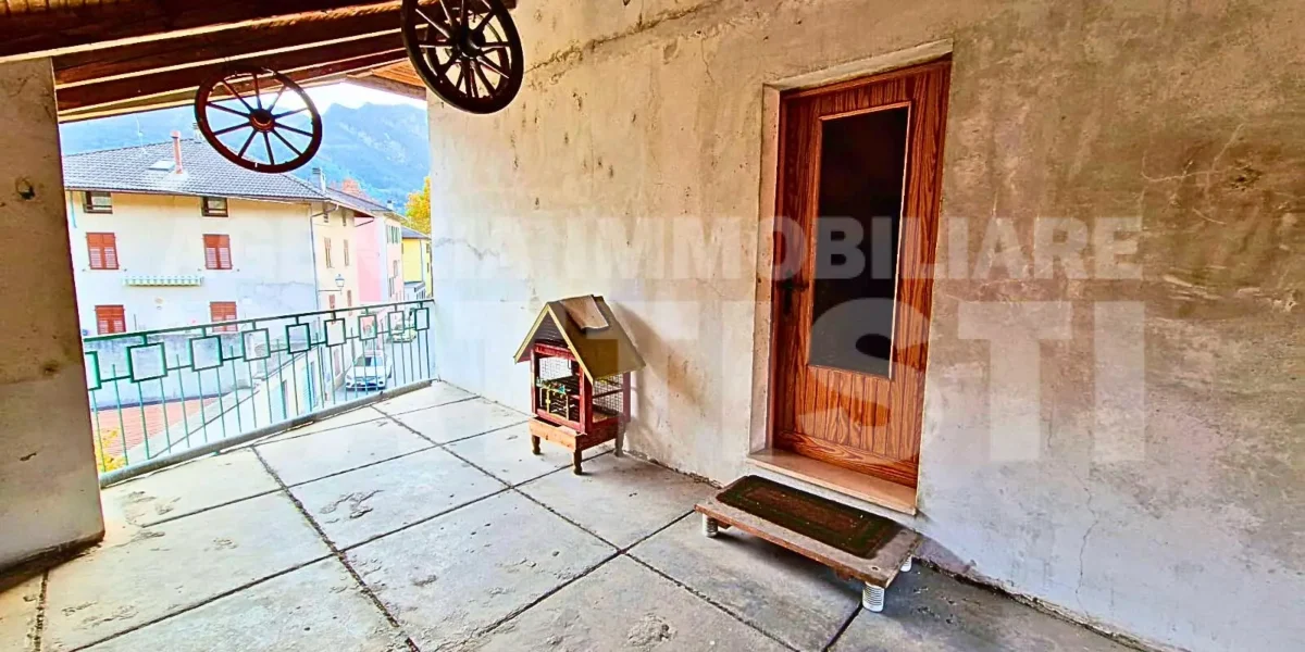 CASA DI TESTA CON DUE ALLOGGI