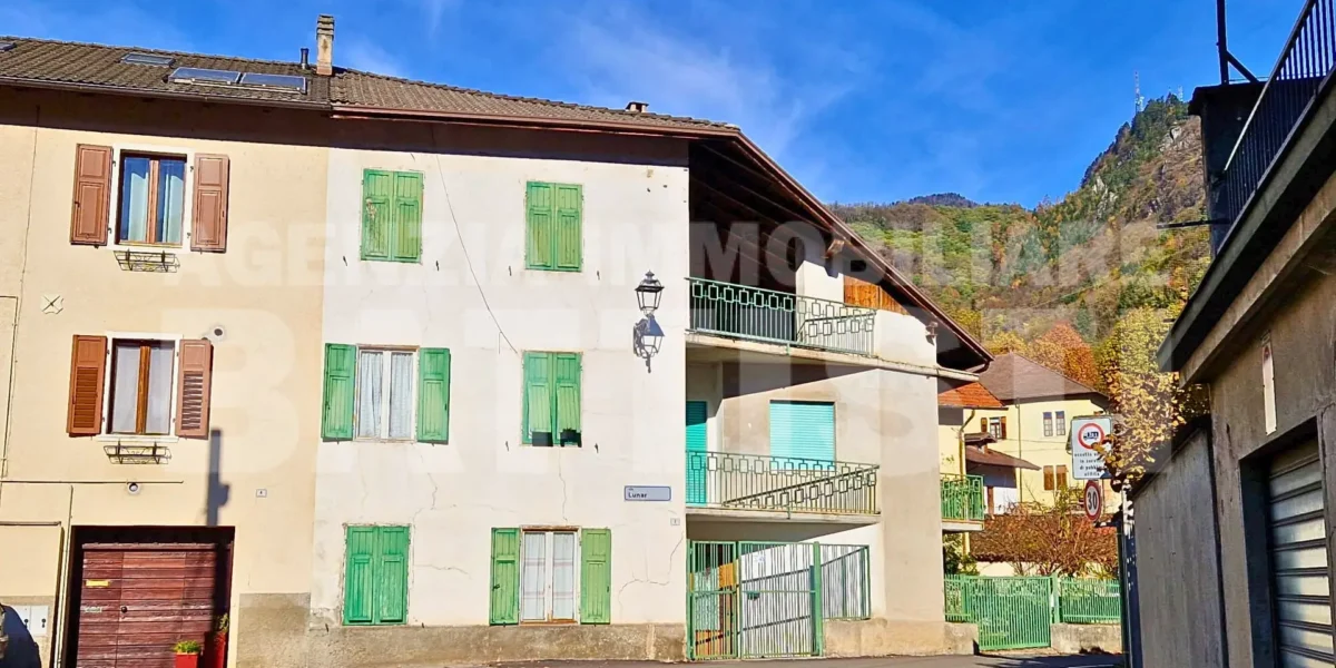 CASA DI TESTA CON DUE ALLOGGI