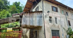 PORZIONE DI CASA con terreno di mq 700