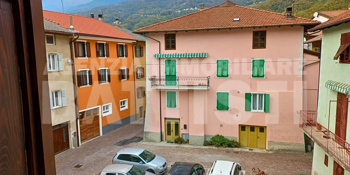 APPARTAMENTO CON TRE CAMERE IN CENTRO