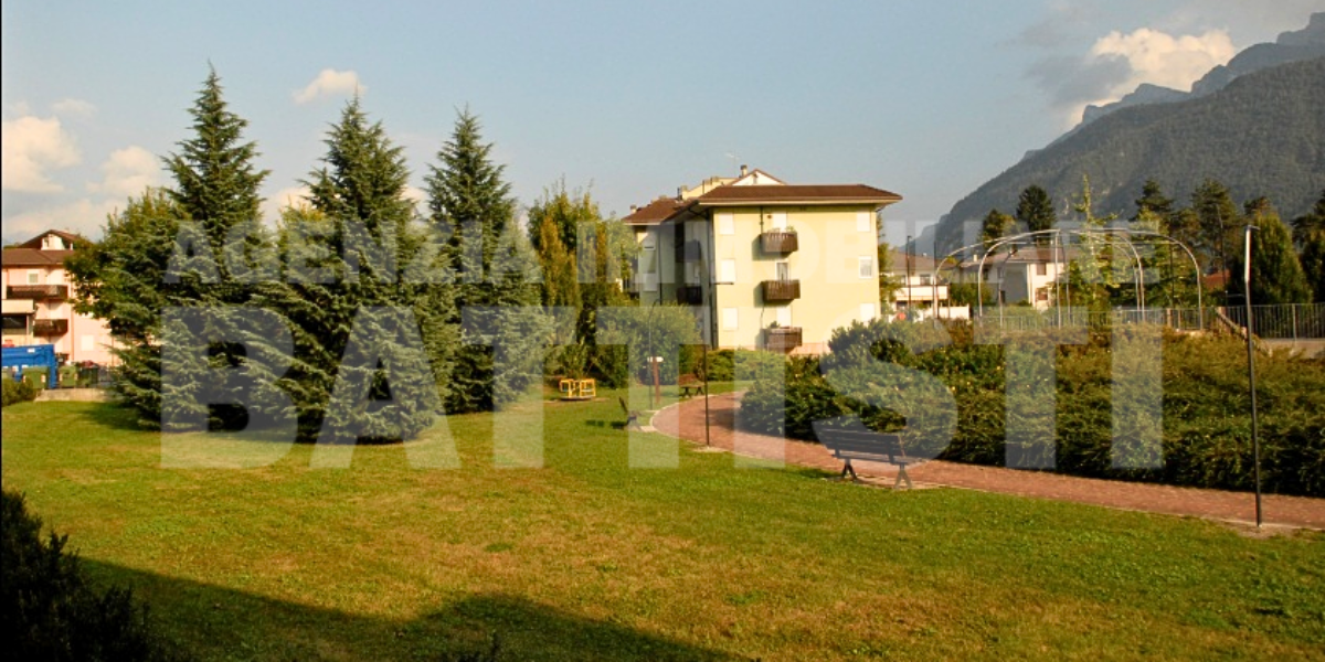PRESTIGIOSA CASA A SCHIERA IN CENTRO BORGO