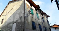 APPARTAMENTO CON TRE CAMERE IN CENTRO
