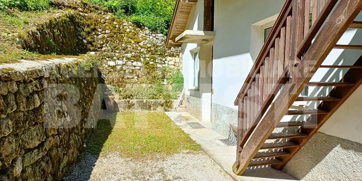 PORZIONE DI MASO CON TERRENO