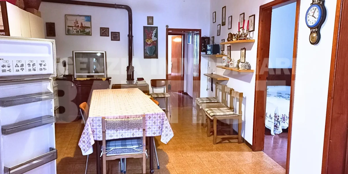 APPARTAMENTO CON TRE CAMERE IN CENTRO