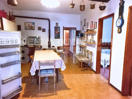 APPARTAMENTO CON TRE CAMERE IN CENTRO