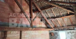PORZIONE DI CASA DA RISTRUTTURARE CON GIARDINO