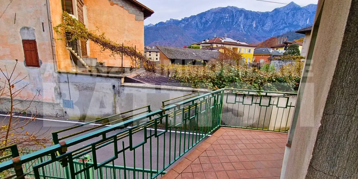 CASA DI TESTA CON DUE ALLOGGI