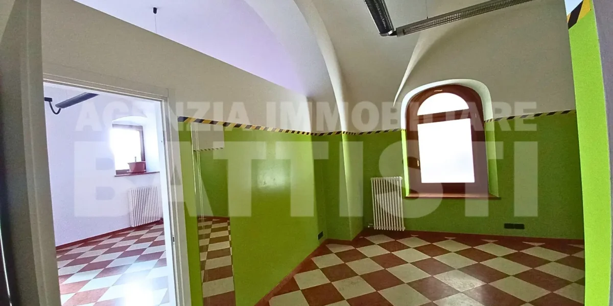 UFFICIO/NEGOZIO IN POSIZIONE CENTRALE