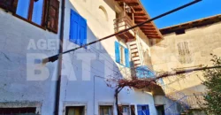 PORZIONE CON CORTILE E ORTO
