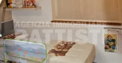 PRESTIGIOSA CASA A SCHIERA IN CENTRO BORGO