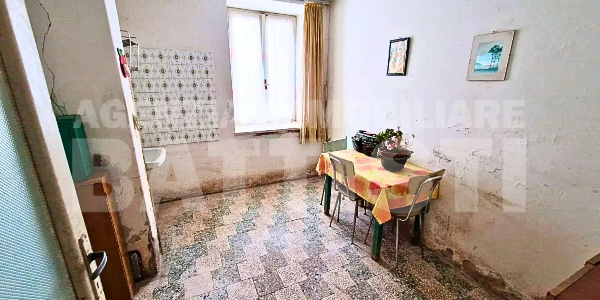 CASA DI TESTA CON DUE ALLOGGI