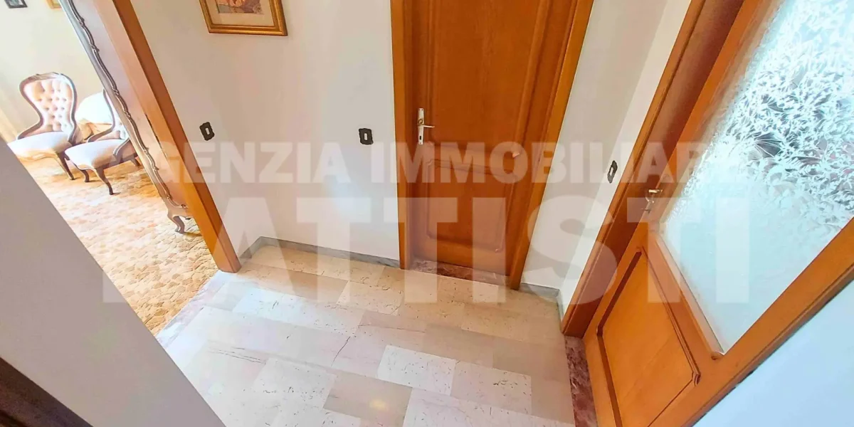 AMPIO E LUMINOSO ALLOGGIO CON TRE CAMERE