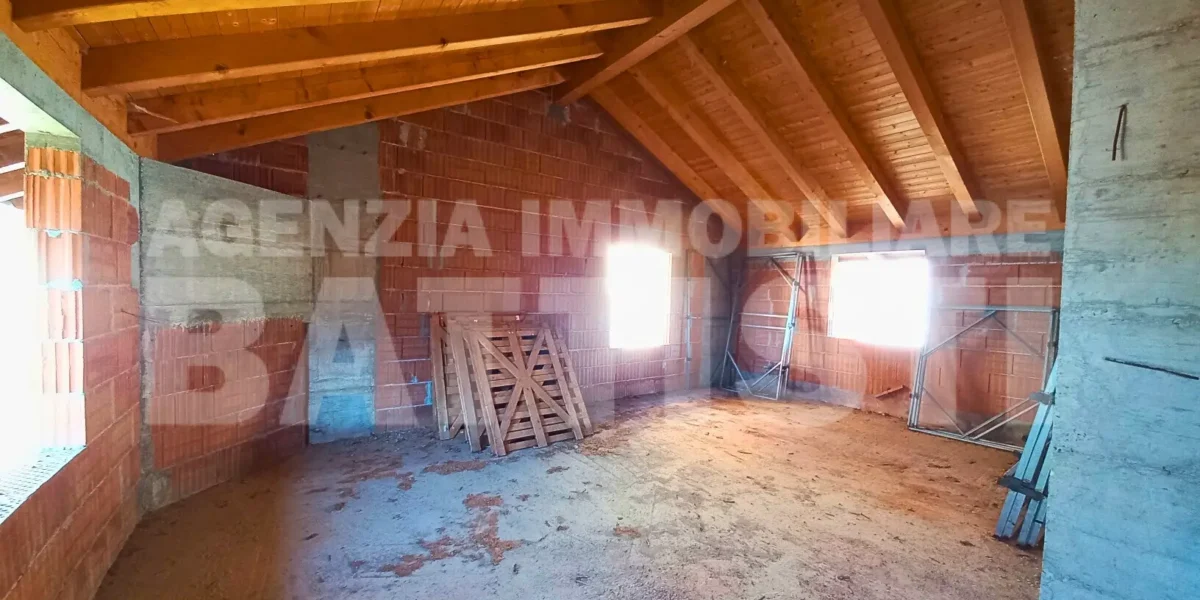 CASA INDIPENDENTE ALLO STATO GREZZO