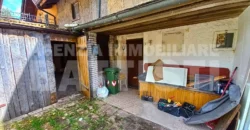 PORZIONE DI CASA DA RISTRUTTURARE CON GIARDINO