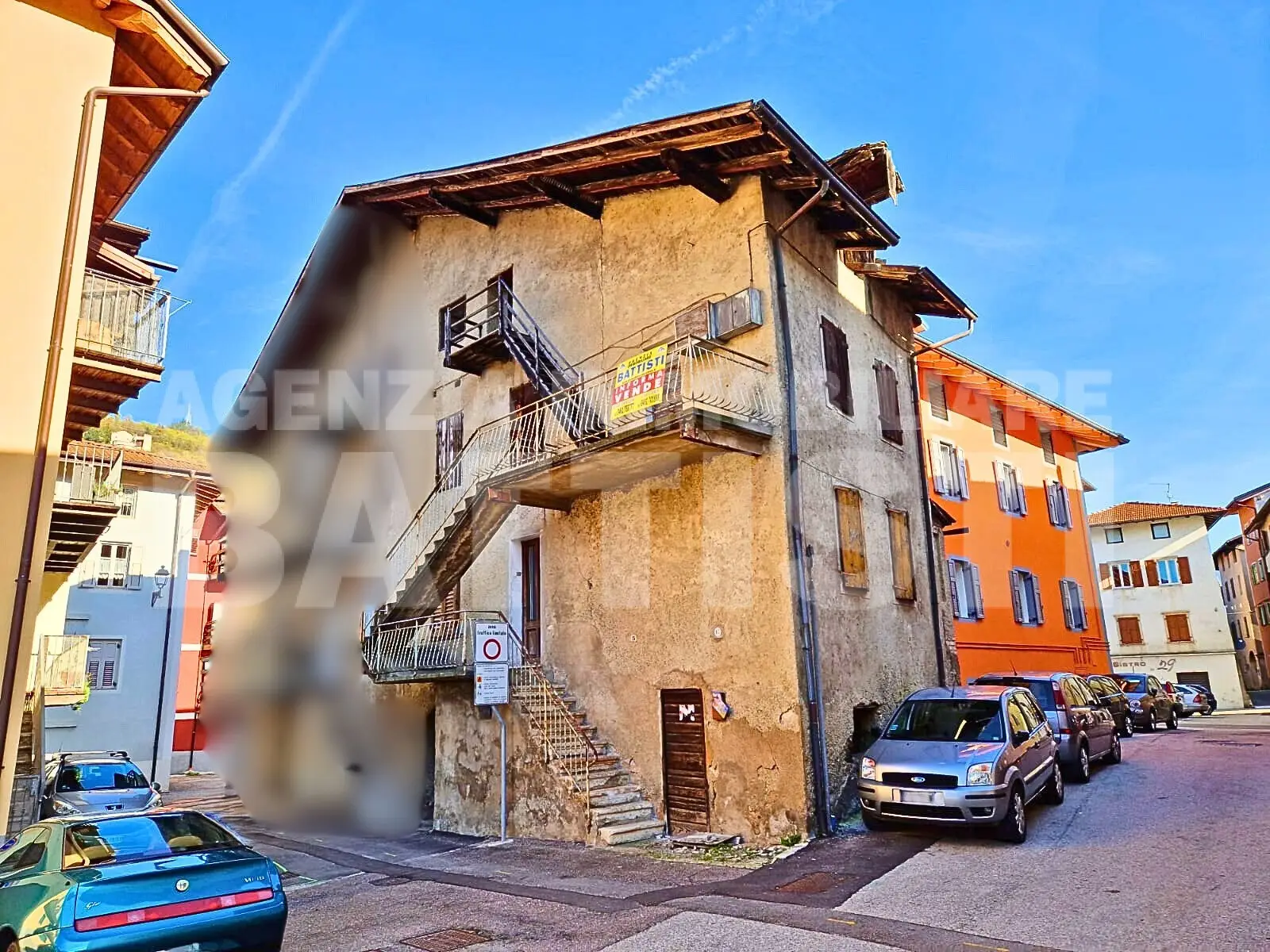 PORZIONE IN CENTRO CON DUE ALLOGGI