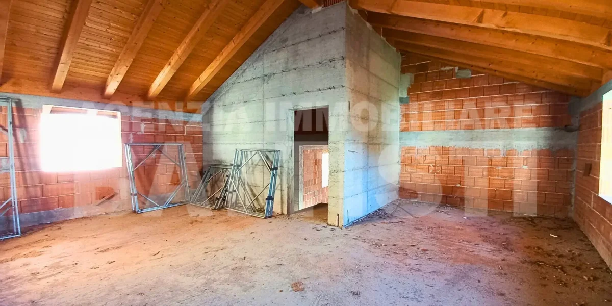 CASA INDIPENDENTE ALLO STATO GREZZO
