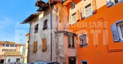 PORZIONE IN CENTRO CON DUE ALLOGGI