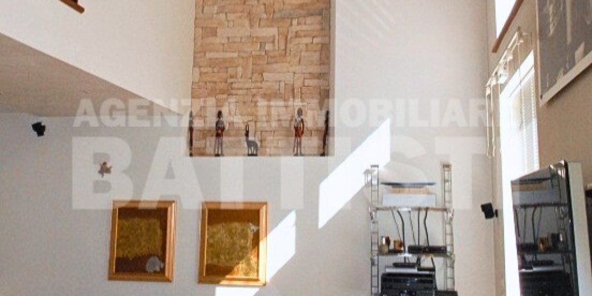 PRESTIGIOSA CASA A SCHIERA IN CENTRO BORGO