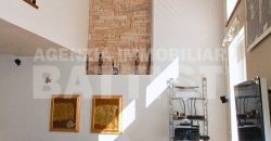PRESTIGIOSA CASA A SCHIERA IN CENTRO BORGO