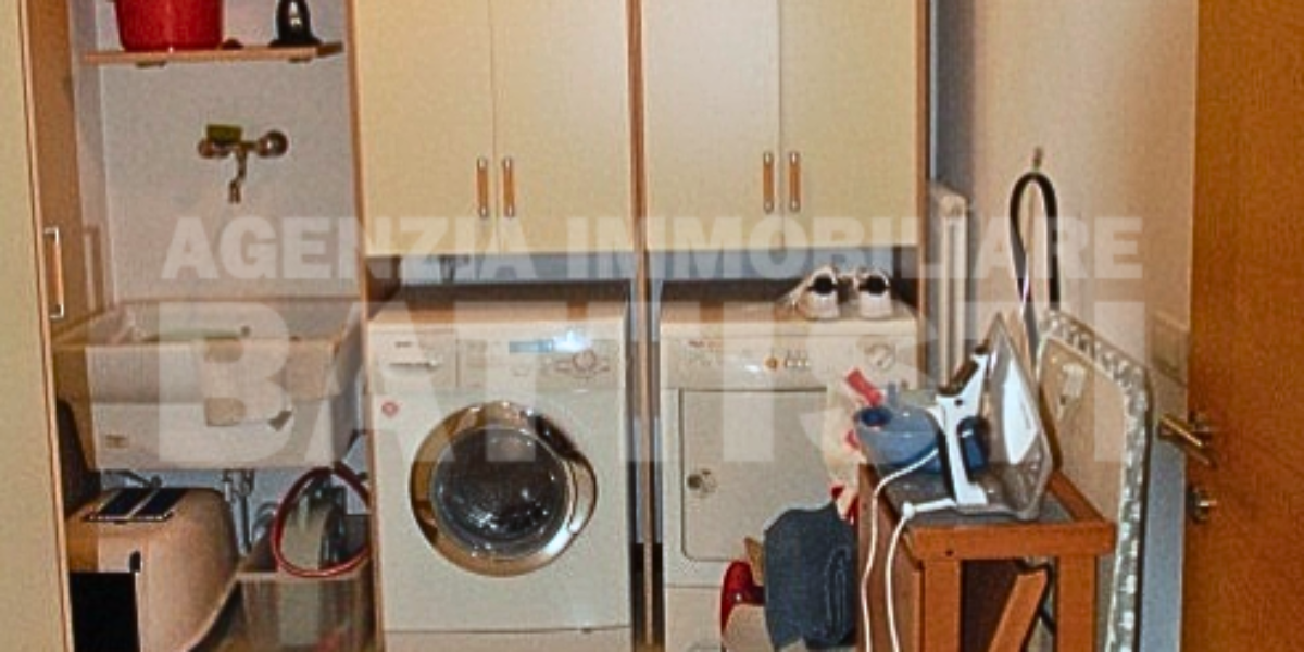 PRESTIGIOSA CASA A SCHIERA IN CENTRO BORGO