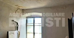 AMPIA PORZIONE DI CASA CON BEL PANORAMA